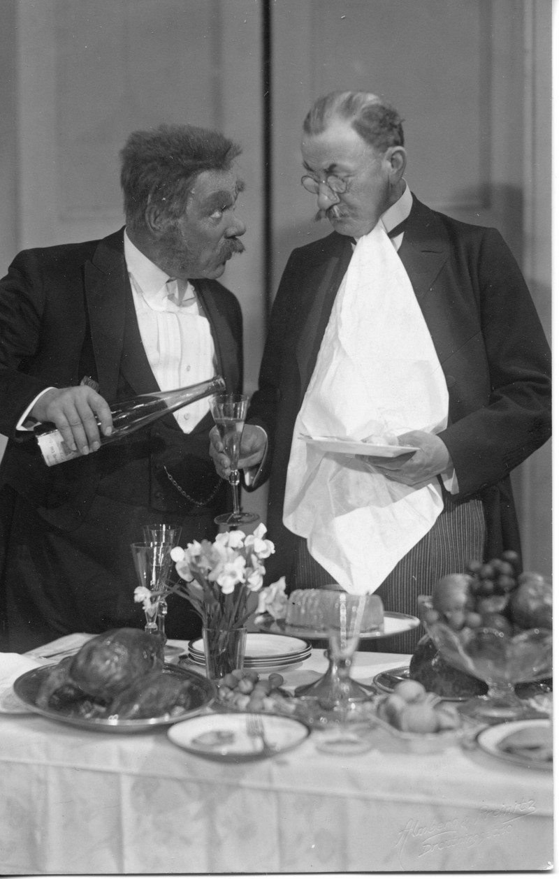 Markurells i Wadköping. Dramaten, 1930. Anders de Wahl som Värdshusvärden Markurell och Ivan Hedqvist som en av censorerna.
<BR> Kungliga Dramatiska teaterns arkiv.