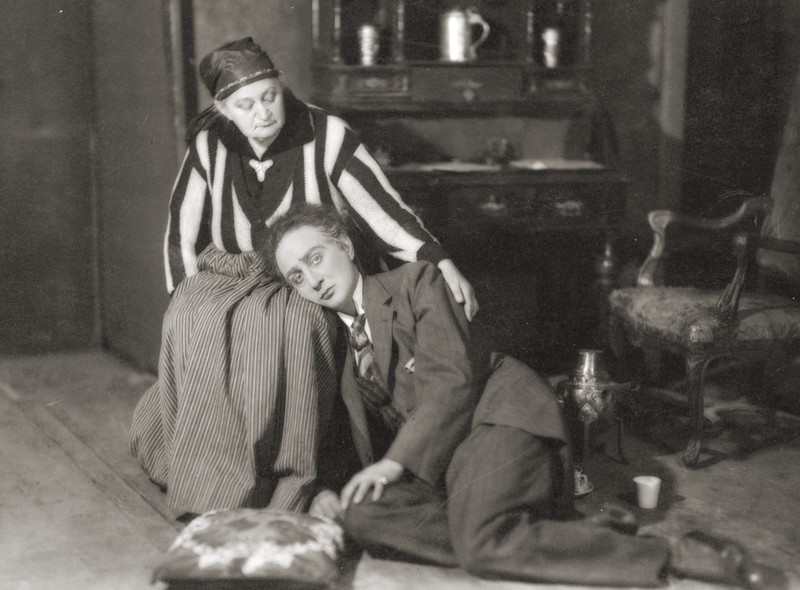 Patrasket. Oscarsteatern, 1928. Gösta Ekman som Joe Meng och Augusta Lindberg som Farmor Meng. <BR>Musik- och teaterbiblioteket.